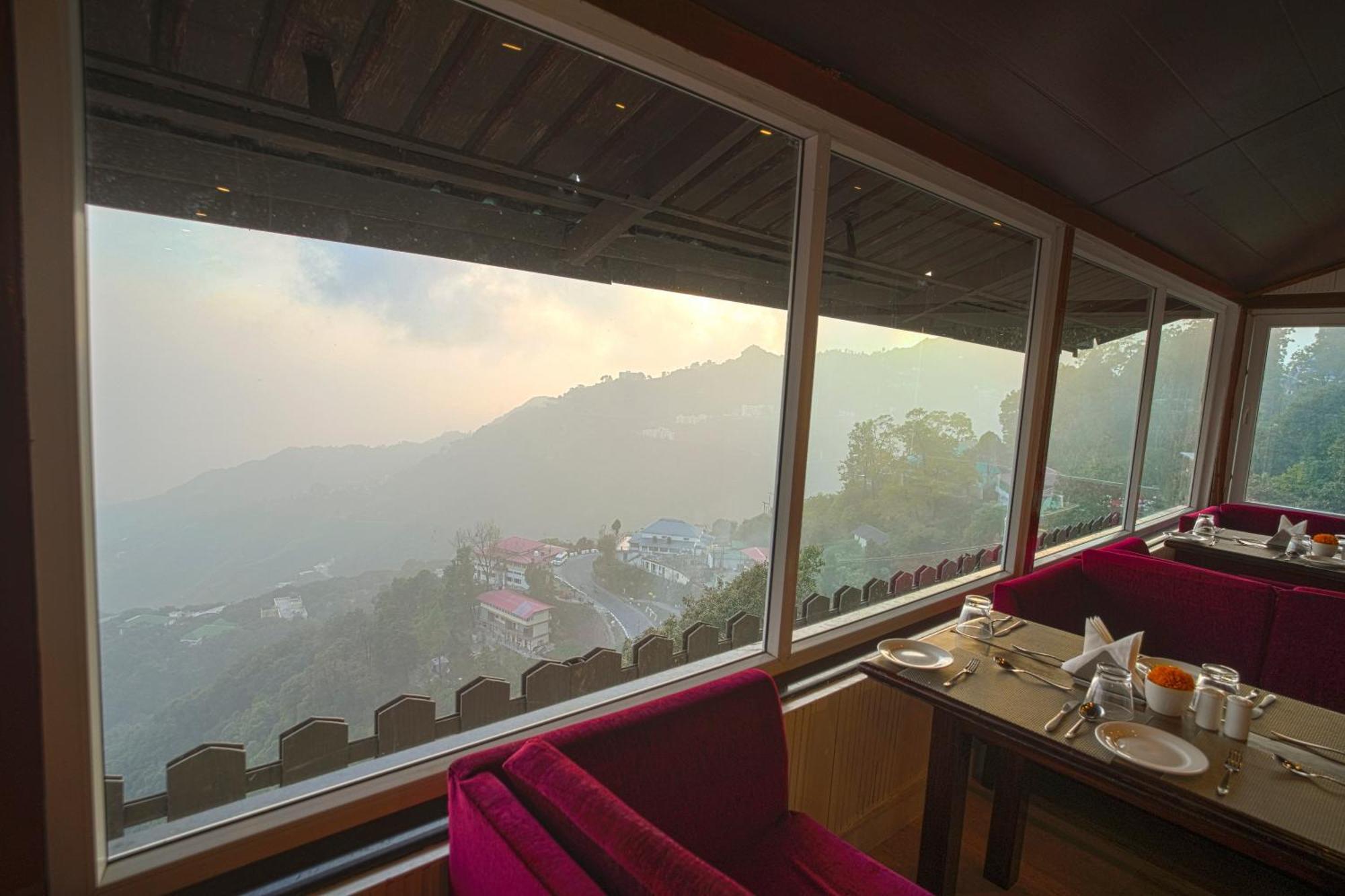 Yashshree Mussoorie Mall Road Buitenkant foto